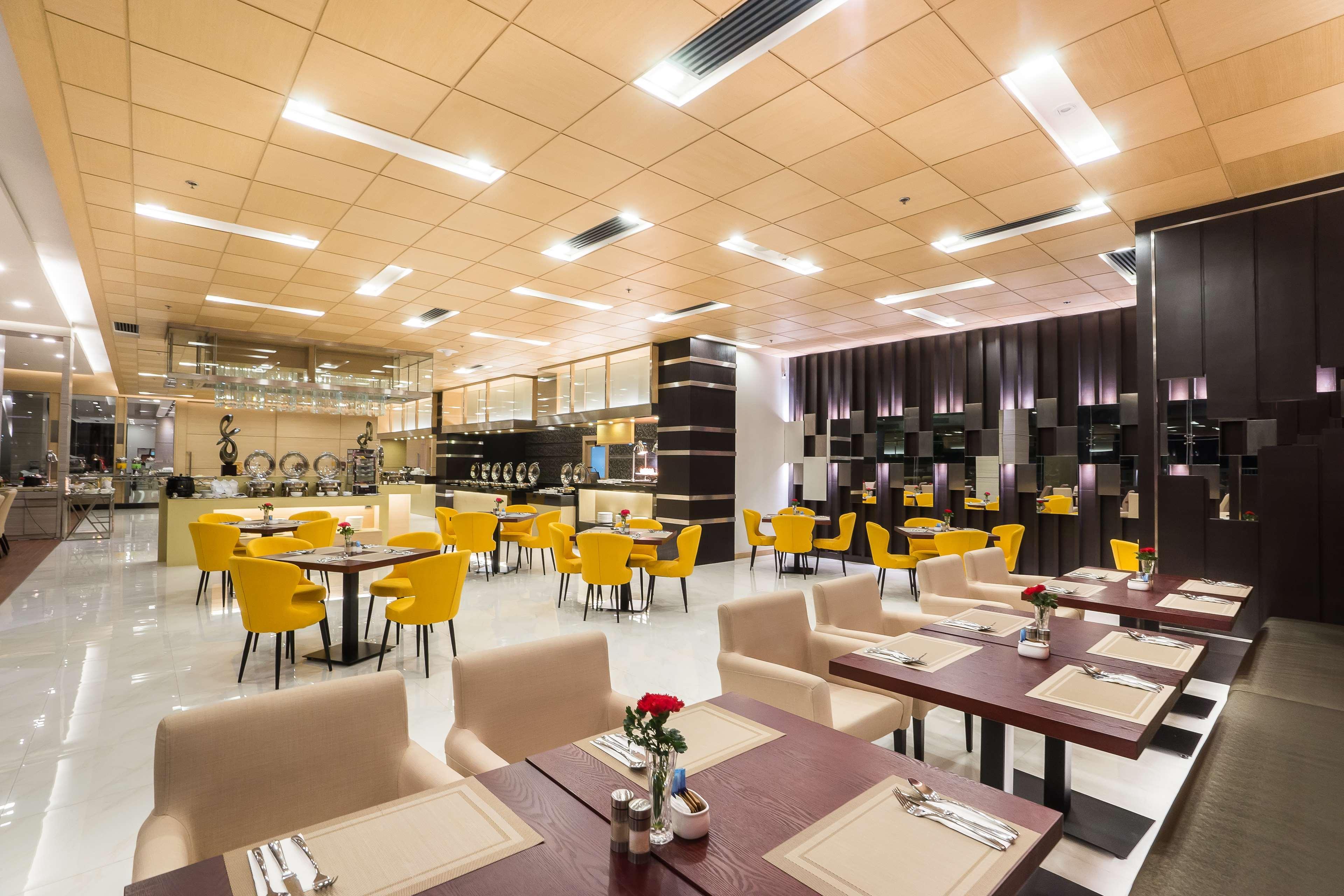 Best Western Plus Wanda Grand Hotel Nonthaburi Exterior foto