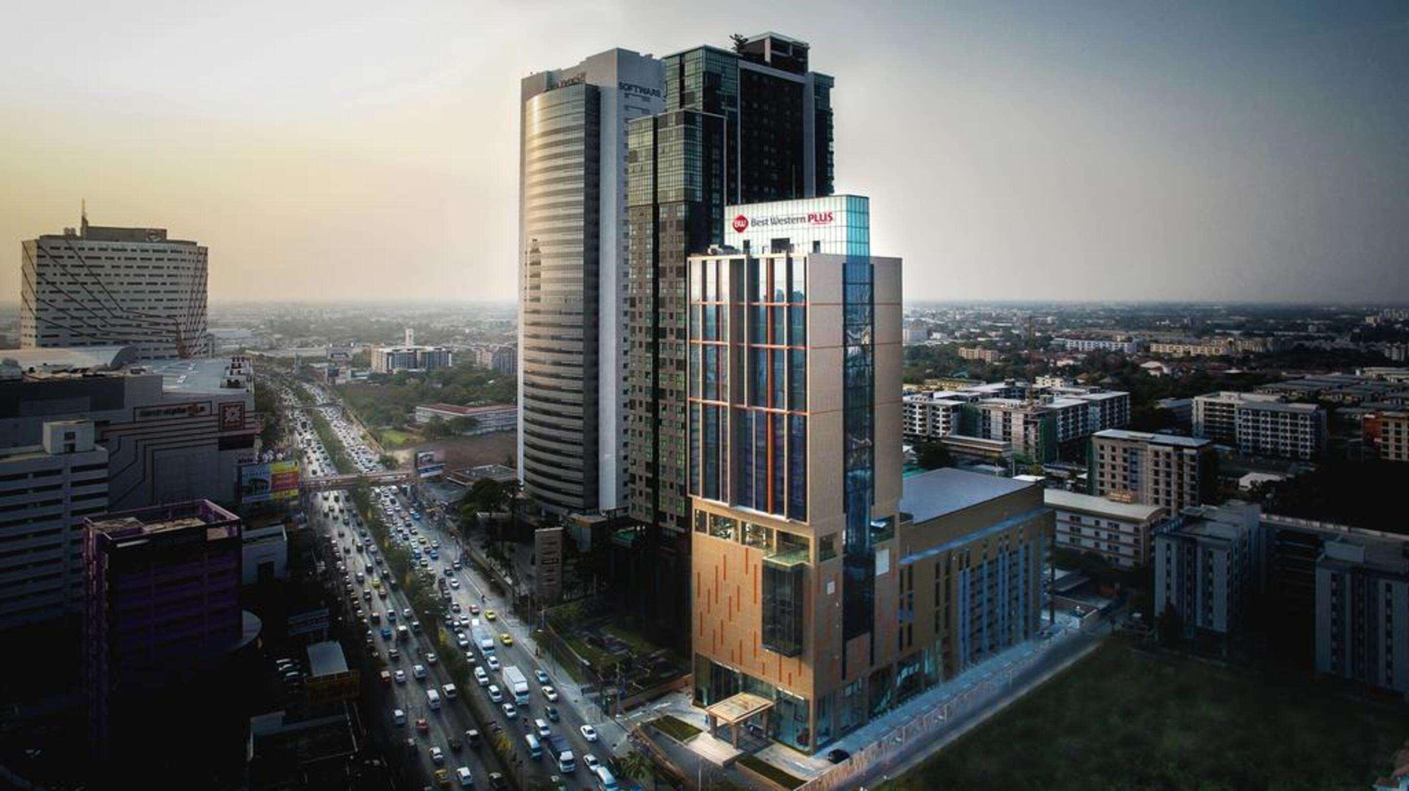 Best Western Plus Wanda Grand Hotel Nonthaburi Exterior foto